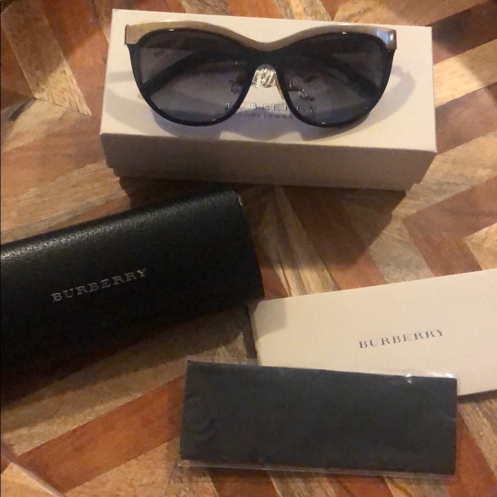 Burberry Cat Eye Black & Gold sunglasses frames